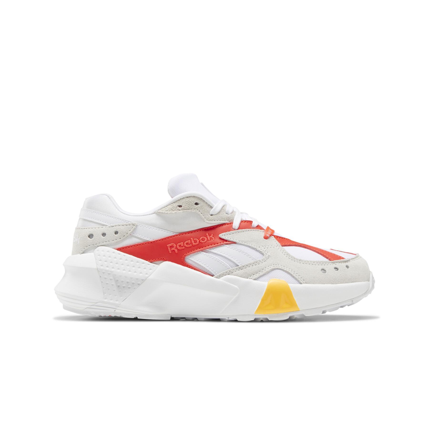 reebok classics dv5386 1 footwear photography side lateral center view white 000
